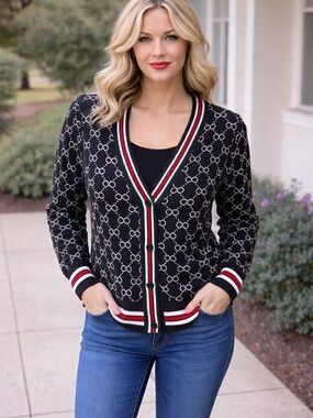 Women's Black Pattern Cardigan V Neck Size M Preppy Lightweight Sweater